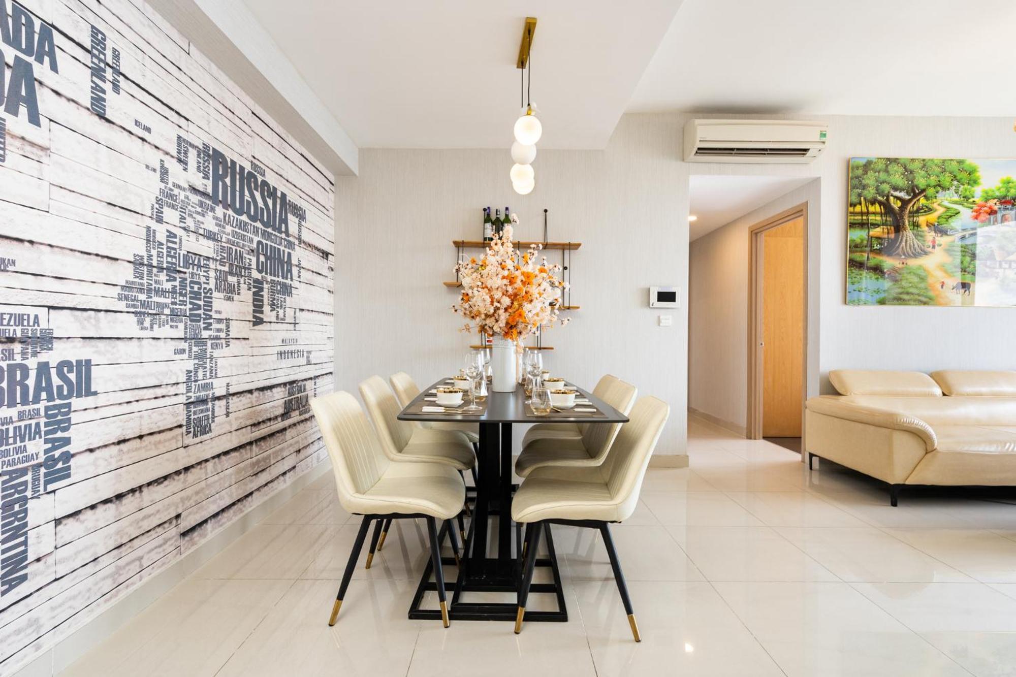 Awesome Rivergate - Cbd In Hcm Apartment