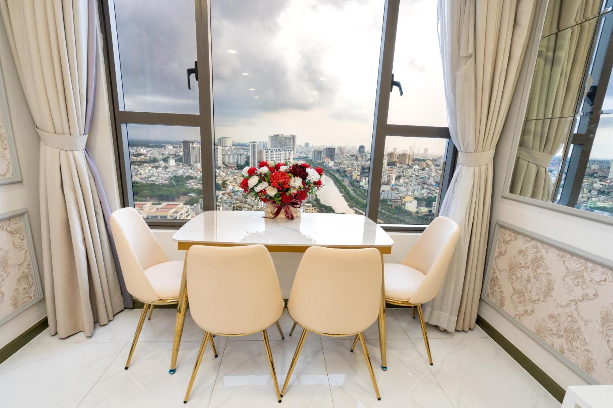 Apartment Awesome Rivergate - Cbd In Hcm Ho Chi Minh City